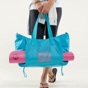 lululemon Sand to Savasana Duffel